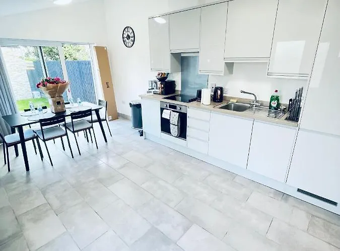 2 Bedroom Modern House In Cambridge City Centre