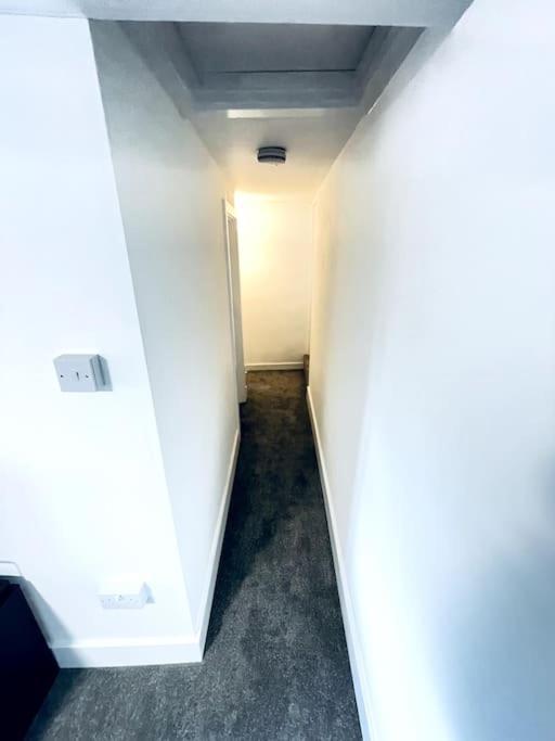 2 Bedroom Modern House In Centre